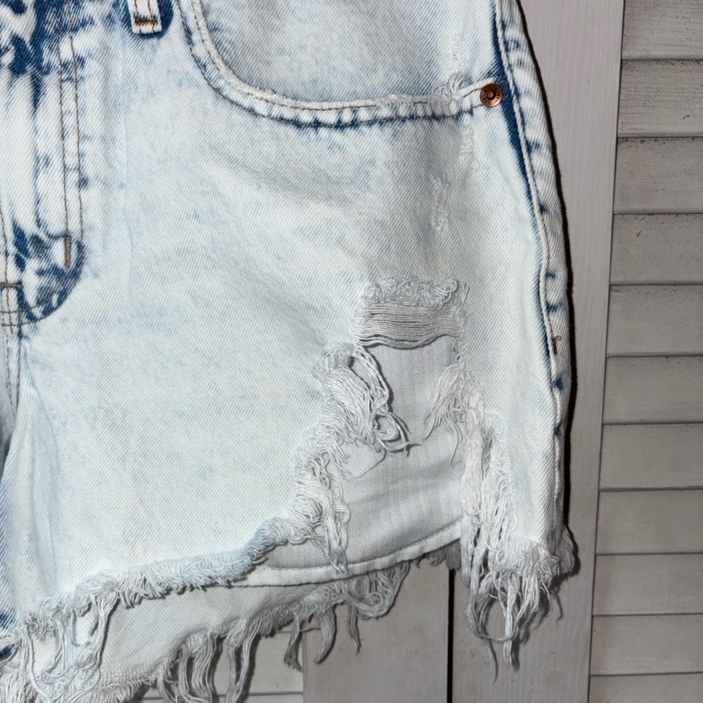 Abercrombie & Fitch Boyfriend Shorts Size 10/30 Mid Rise Acid Wash Distressed - Picture 3 of 7